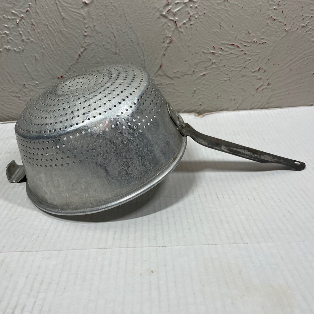 Aluminum‎ Utility Strainer With Handle & Hook
